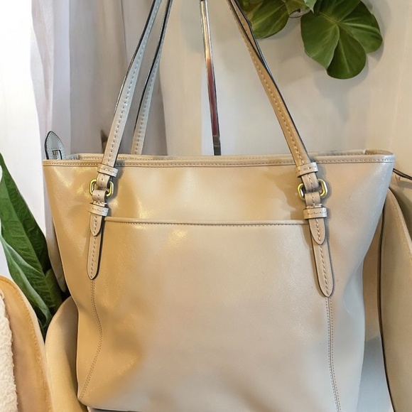 Coach Peyton Leather Zip Tote - Picture 2 of 12